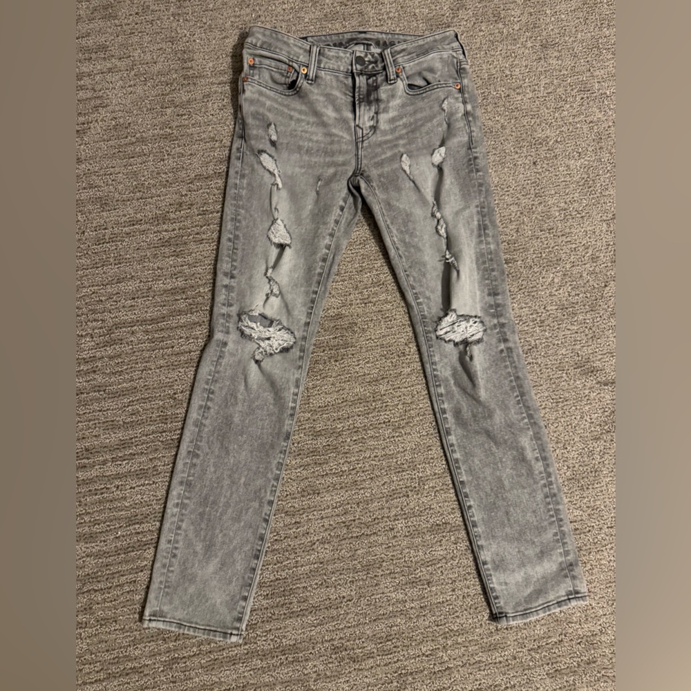 AEO Men's Grey Distressed Jeans 30x32